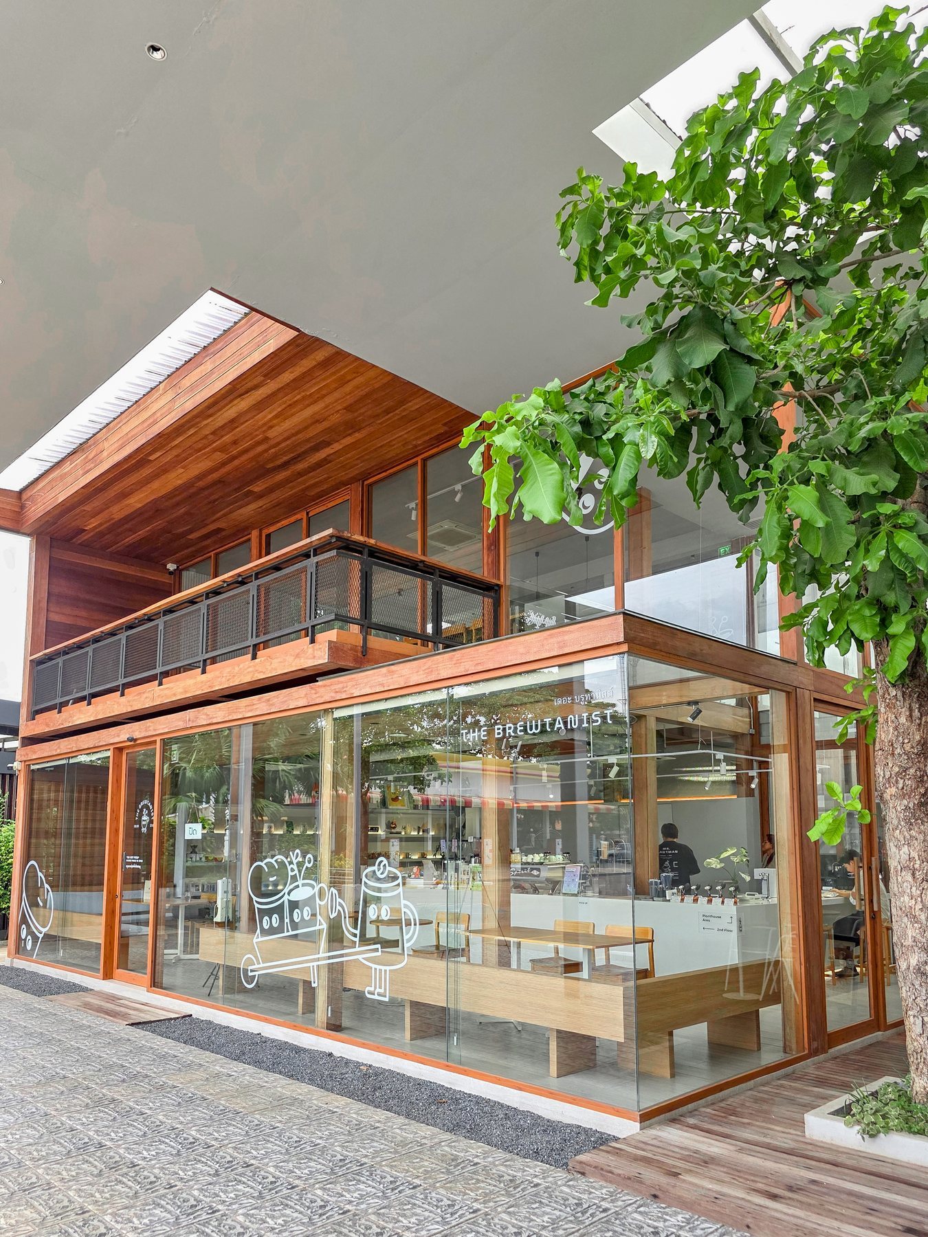ด้านหน้าร้าน Brewtanist ภายในปั๊ม Shell คลองรั้ง